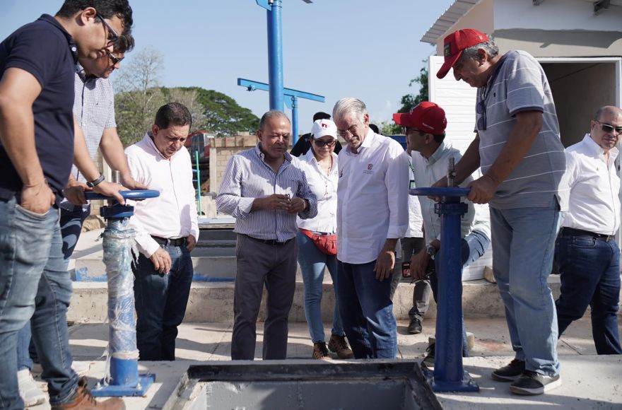 Gobernador Eduardo Verano prende motores en Juan de Acosta para aumentar cobertura de alcantarillado