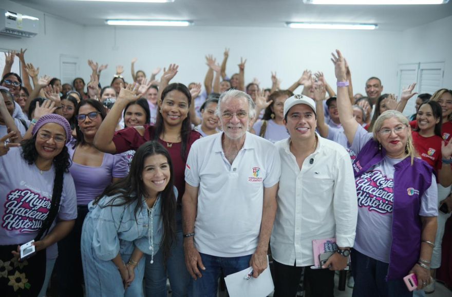 Gobernador Verano entregó la Casa de la Mujer Empoderada y un Punto Violeta Seguro en Polonuevo