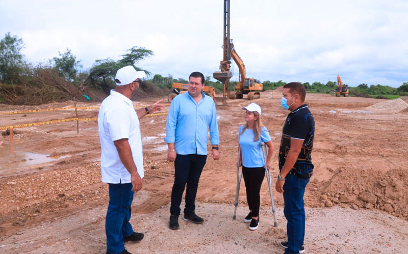 Fotografía de la visita de la gobernadora Elsa Noguera a la Planta de Tratamiento de Aguas Residuales (Ptar) del Oriente,