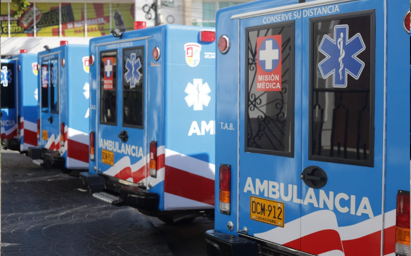 Fotografía de ambulancias medicadas entregadas