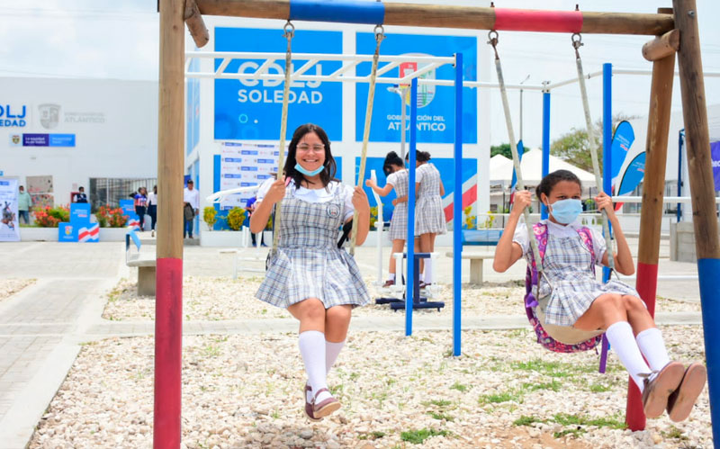 Fotografia de jovenes disfrutando del CDLJ de Soledad