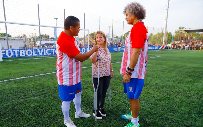 Fotografia gobernadora Elsa Noguera con Víctor Danilo Pacheco y el Pibe Valderrama