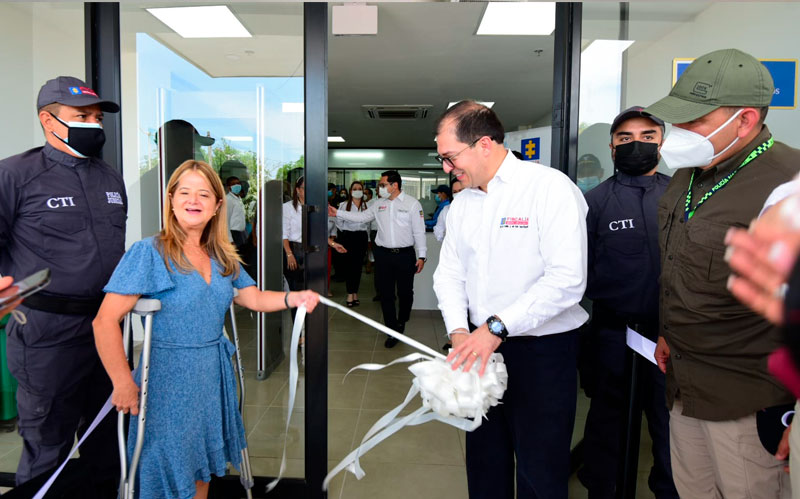 Fotografia de la gobernadora Elsa Noguera y el fiscal general de la Nación, Francisco Barbosa