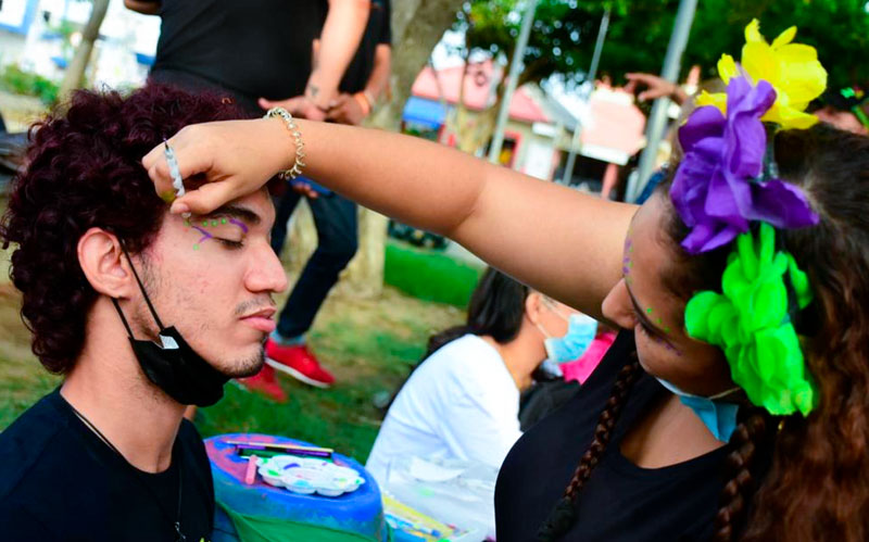 Fotografía Jóvenes maquillándose para evento