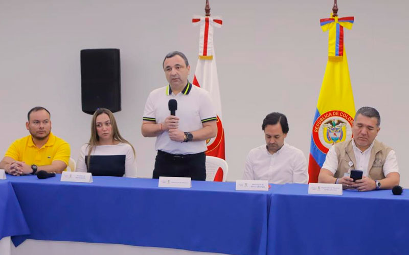 Fotografía del Secretario del interior instalando las Elecciones en el Atlántico