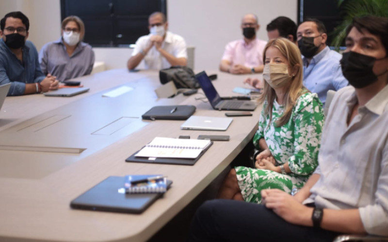 Fotografía Gobernadora Elsa Noguera en reunión