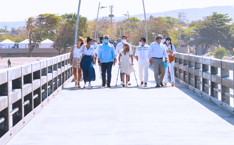 Fotografía Presidente De Colombia Iván Duque Márquez y Gobernadora Elsa Noguera en Muelle de Puerto Colombia