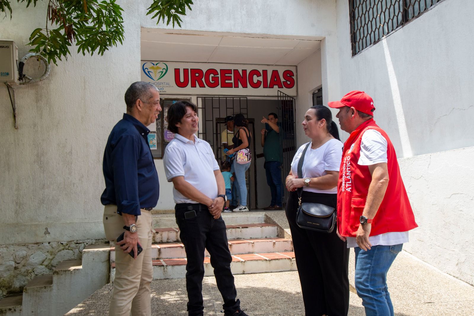 Secretario de Salud con su equipo de trabajo durante sus visita en el hospital de Piojó y puestos de salud de Villa Lata, El Cerrito, Hibácharo y Aguas Vivas están en ruta de fortalecimiento. Secretario de Salud con su equipo de trabajo durante sus visita en el hospital de Piojó y puestos de salud de Villa Lata, El Cerrito, Hibácharo y Aguas Vivas están en ruta de fortalecimiento.