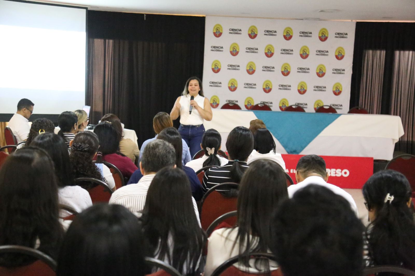 Atlántico hace un llamado urgente a EPS, IPS y alcaldías para reforzar atención en salud mental en la primera infancia Atlántico hace un llamado urgente a EPS, IPS y alcaldías para reforzar atención en salud mental en la primera infancia