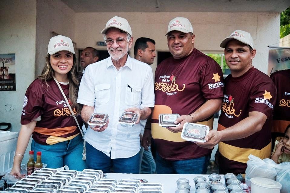 Gobernador Verano en el Festival de la Ciruela c40