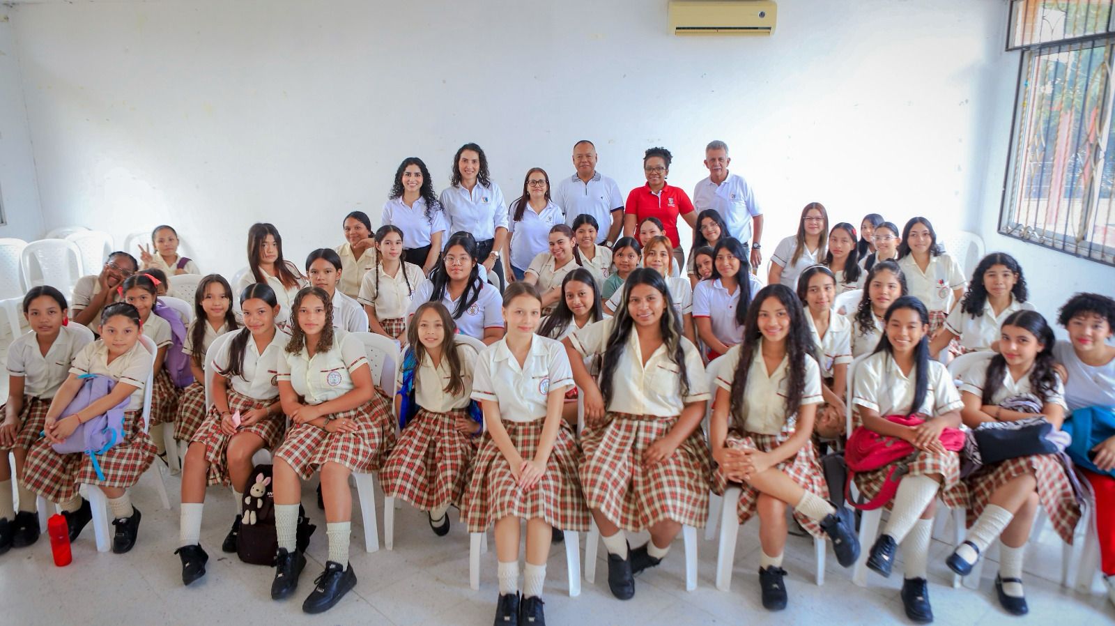 Taller escolar en institución del Atlántico c51