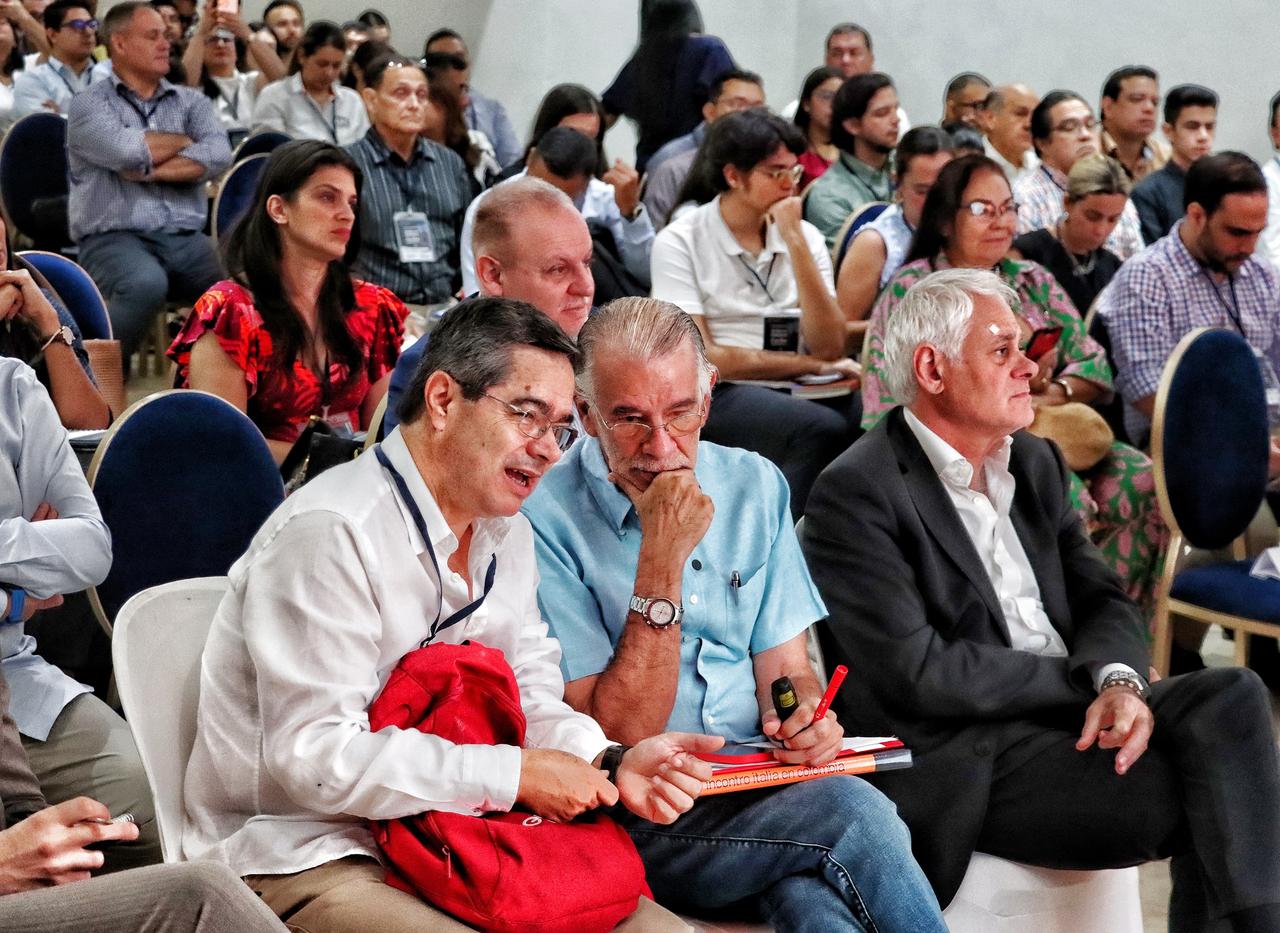 Gobernador Verano en Tercer Foro Italia - Caribe Colombiano c54