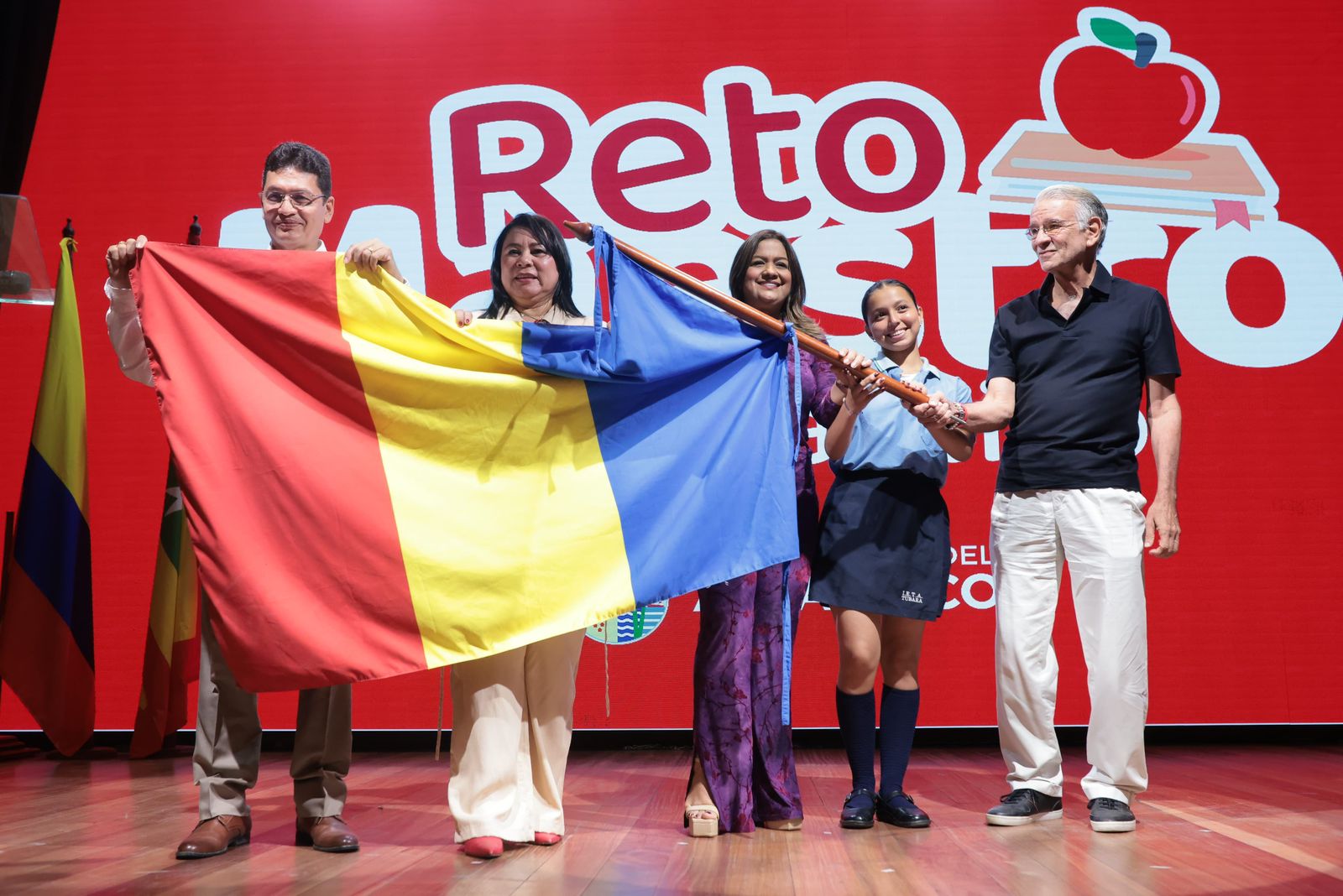El poder transformador de la enseñanza es exaltado por la Gobernación del Atlántico con los premios Reto Maestro