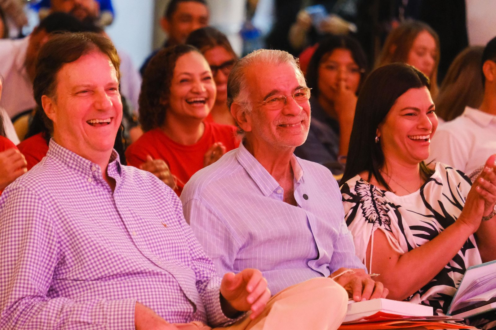 Gobernador Verano en evento de Semana T c80