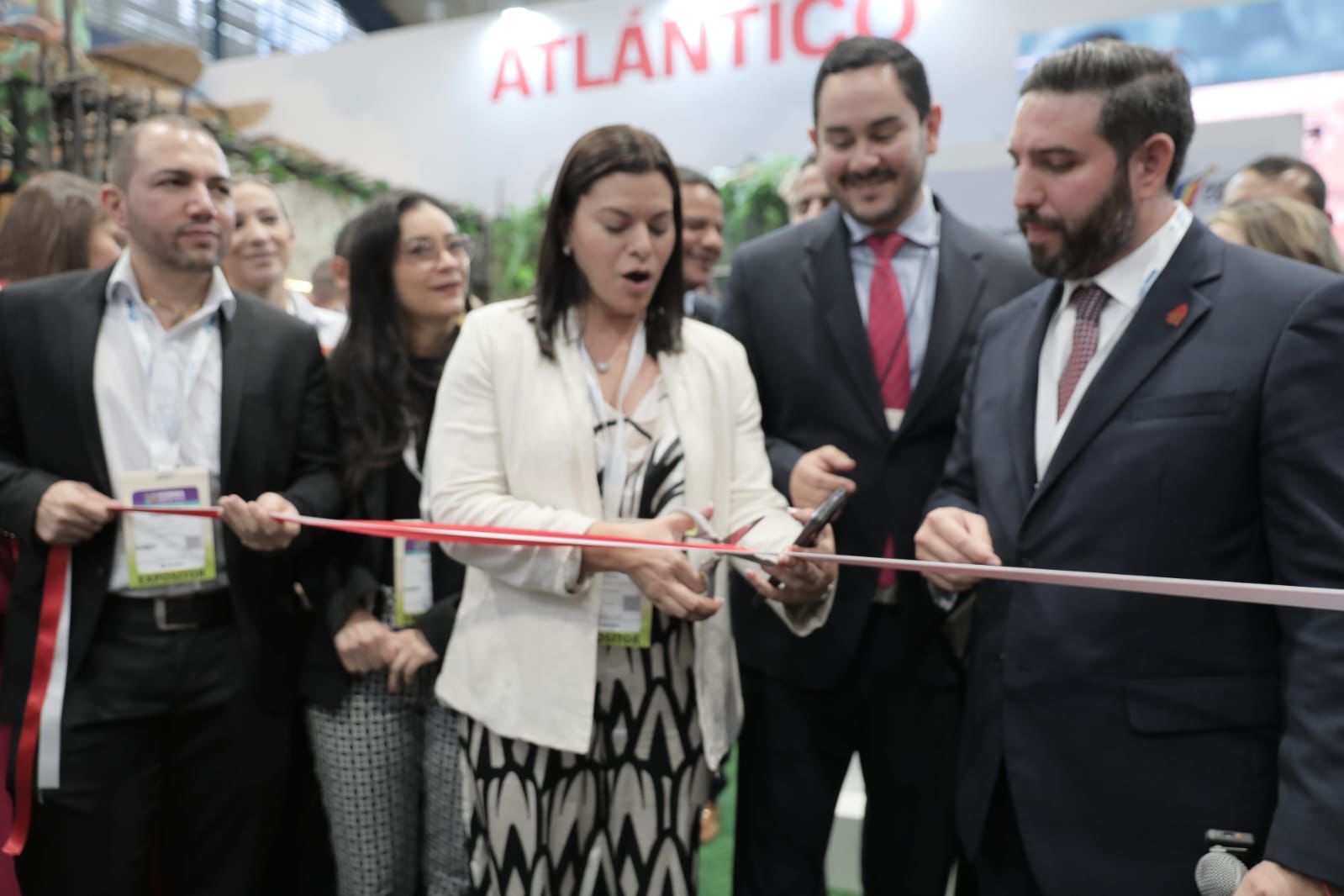 Mandatarios en historico acuerdo para el turismo c01