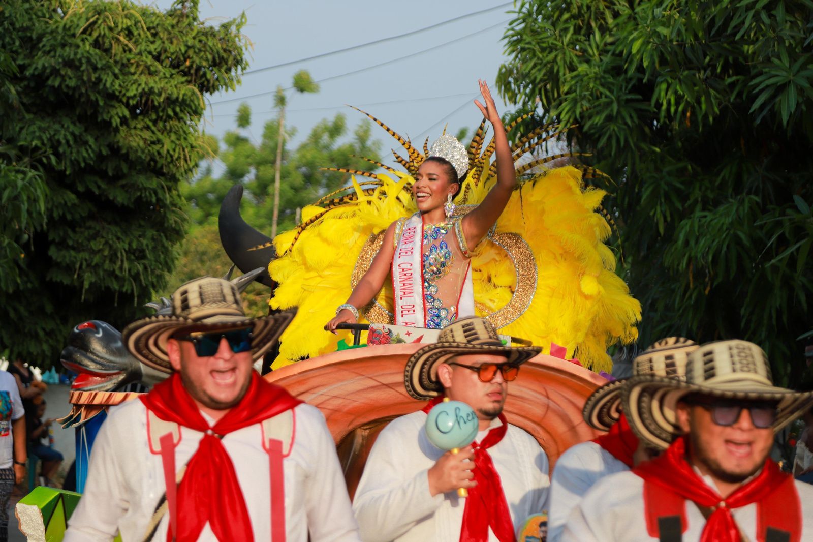 Reina del Atlántico en carnaval del sur y sus riberas c06