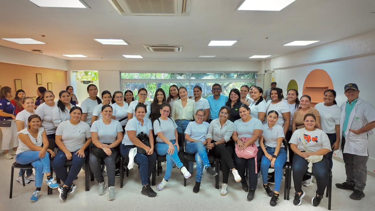 Mujeres del Atlántico rompen barreras en la logística: se forman como operarias de montacargas *Mujeres del Atlántico rompen barreras en la logística: se forman como operarias de montacargas