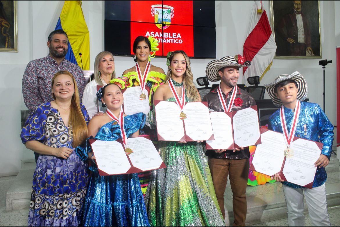 Asamblea del Atlántico condecoró a la embajadora del Carnaval del Atlántico 2026, Stefanny Martínez Asamblea del Atlántico condecoró a la embajadora del Carnaval del Atlántico 2026, Stefanny Martínez