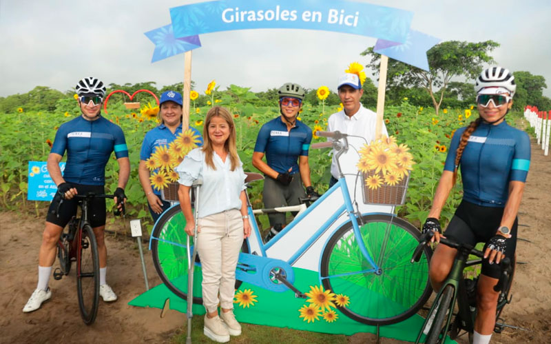 Fotografía gobernadora Elsa Noguera en Jardín de Girasoles