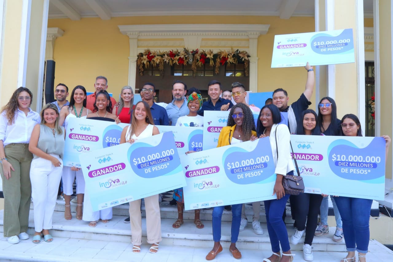 Atlantico Gobernacion Fundacion Triple A y Fundacion Santo Domingo premian a los 10 mejores jovenes emprendedores del Atlantico
