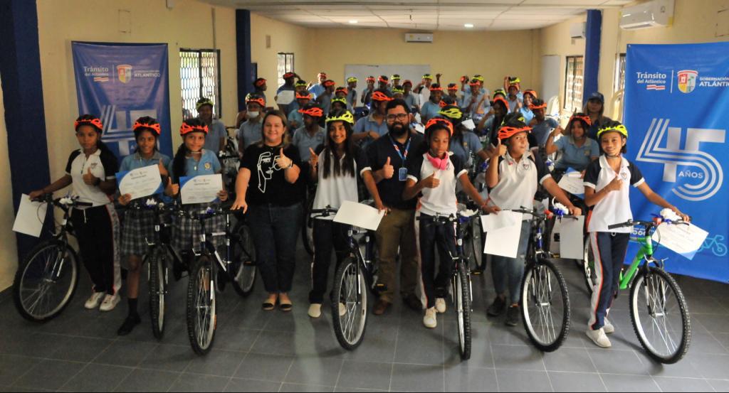 Atlantico Transito del Atlantico entrega bicicletas