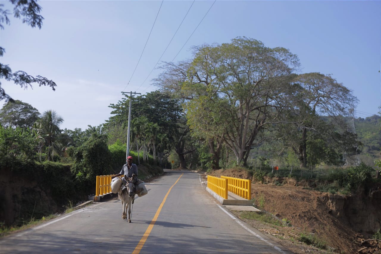 Atlantico mejoramiento de la via Santa Cruz Socavones Pendales