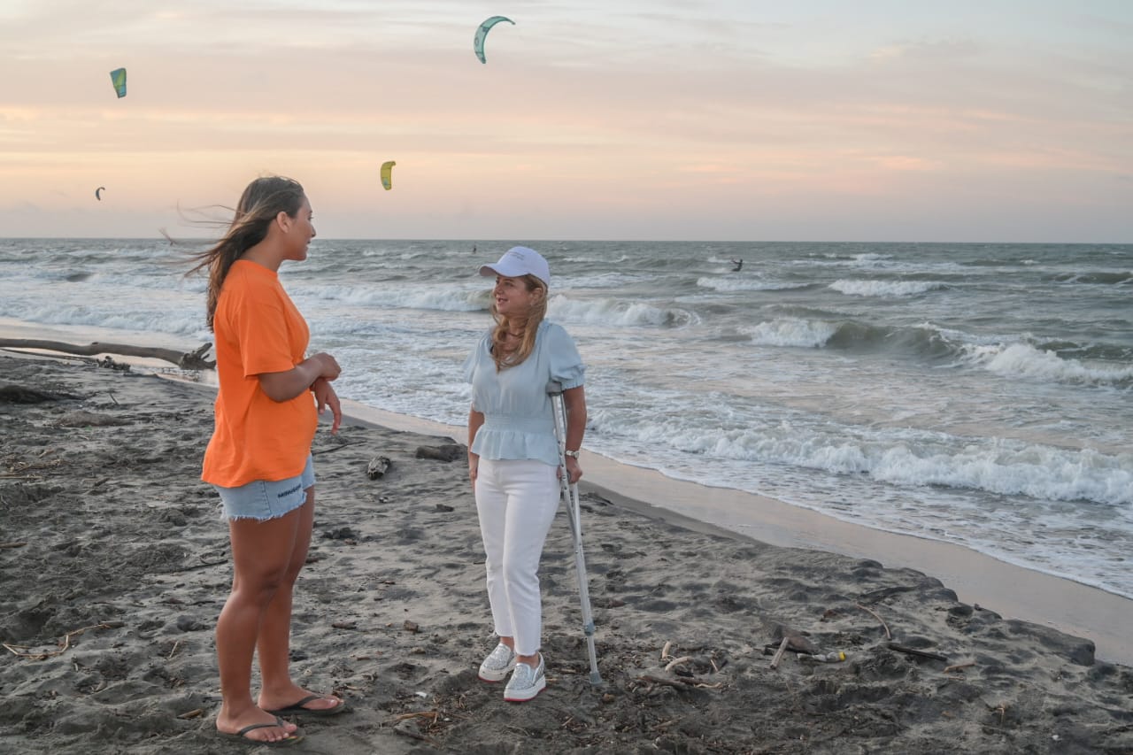 Atlantico primera instructora de kitesurf en el Atlantico