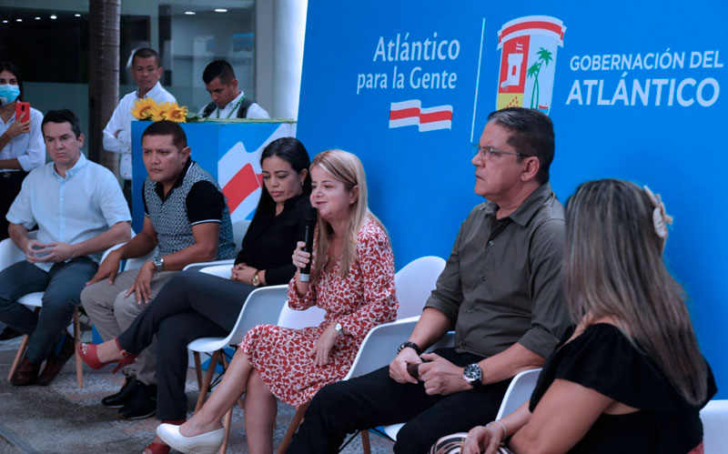 Fotografía de la gobernadora en evento de prohibición de corralejas en el Atlántico