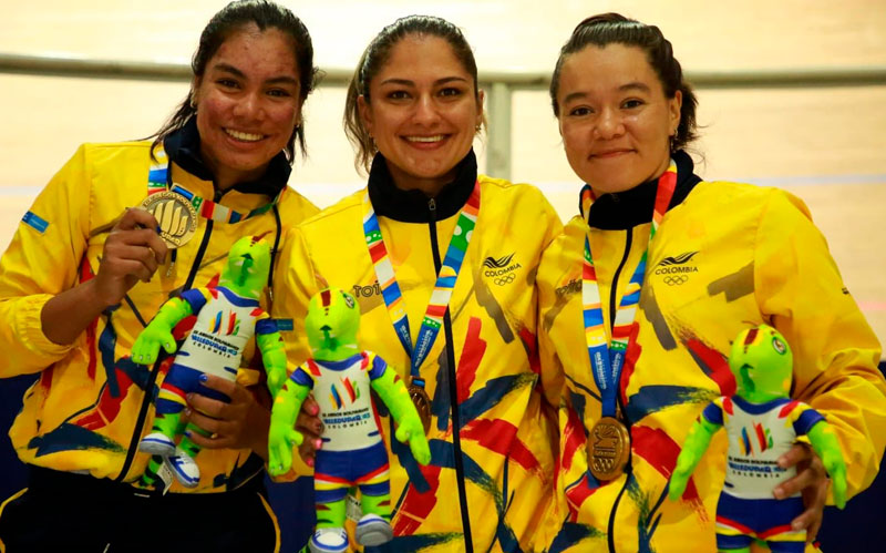 Fotografia de mujeres deportistas del Atlántico! ganadoras de medallas en los juegos bolivarianos 2022
