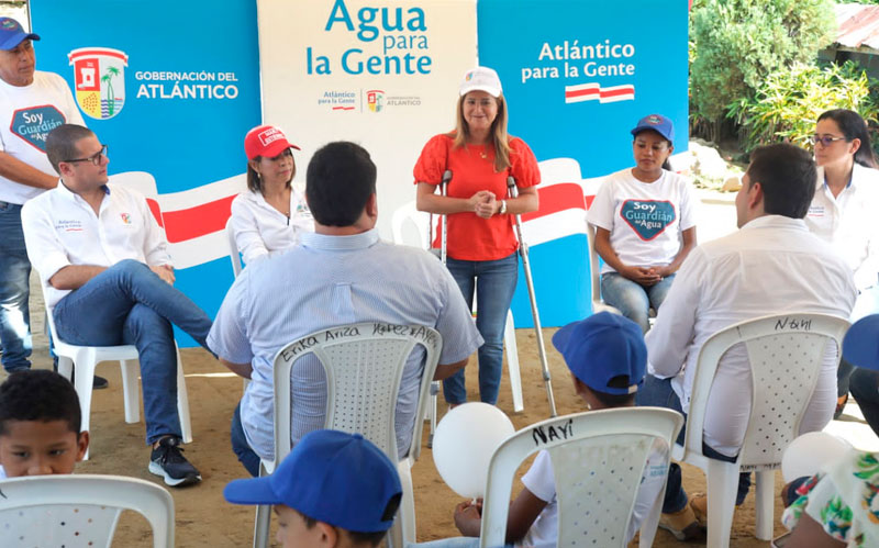 Fotografía de gobernadora Elsa Noguera en su visita a la vereda Barrigón