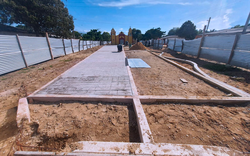 Fotografía de parque en construcción