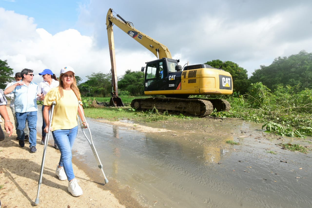 Atlantico limpieza de los canales de drenaje mitigar inundaciones