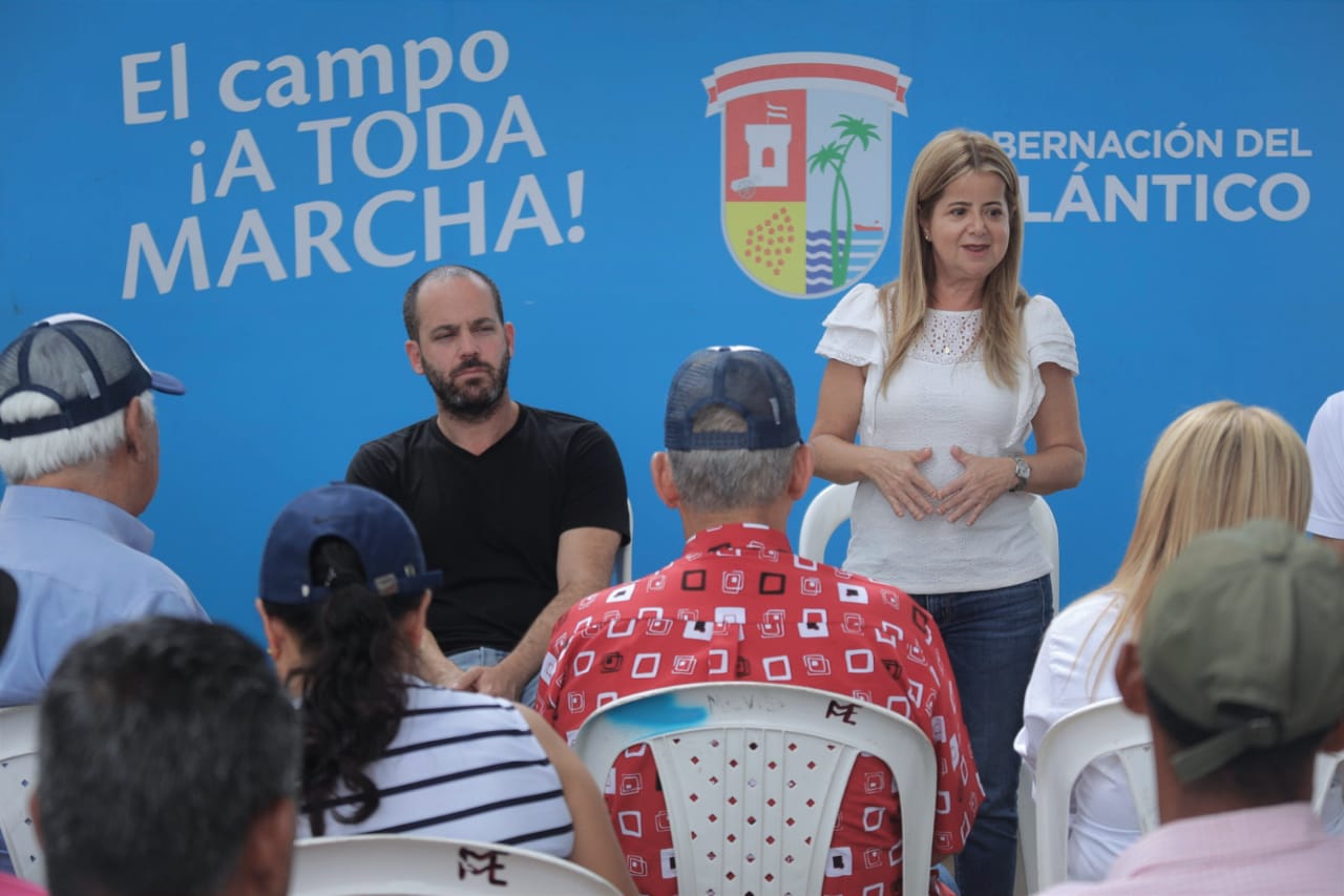 Con los primeros 43 campesinos asociados, iniciamos el proyecto agroindustrial de cacao en Santa Lucía y Suan