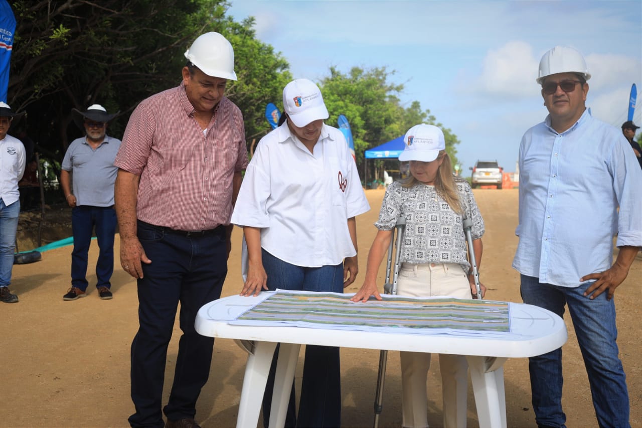 En el tramo que va desde el Club Campestre hasta la Universidad del Atlántico, ya se han construido más de 2.239 metros lineales de pavimento, tanto de la calzada norte, sentido Barranquilla - Puerto Colombia, como la calzada sur, sentido Puerto - Barranquilla. Atlantico Avanzan obras Gran Via