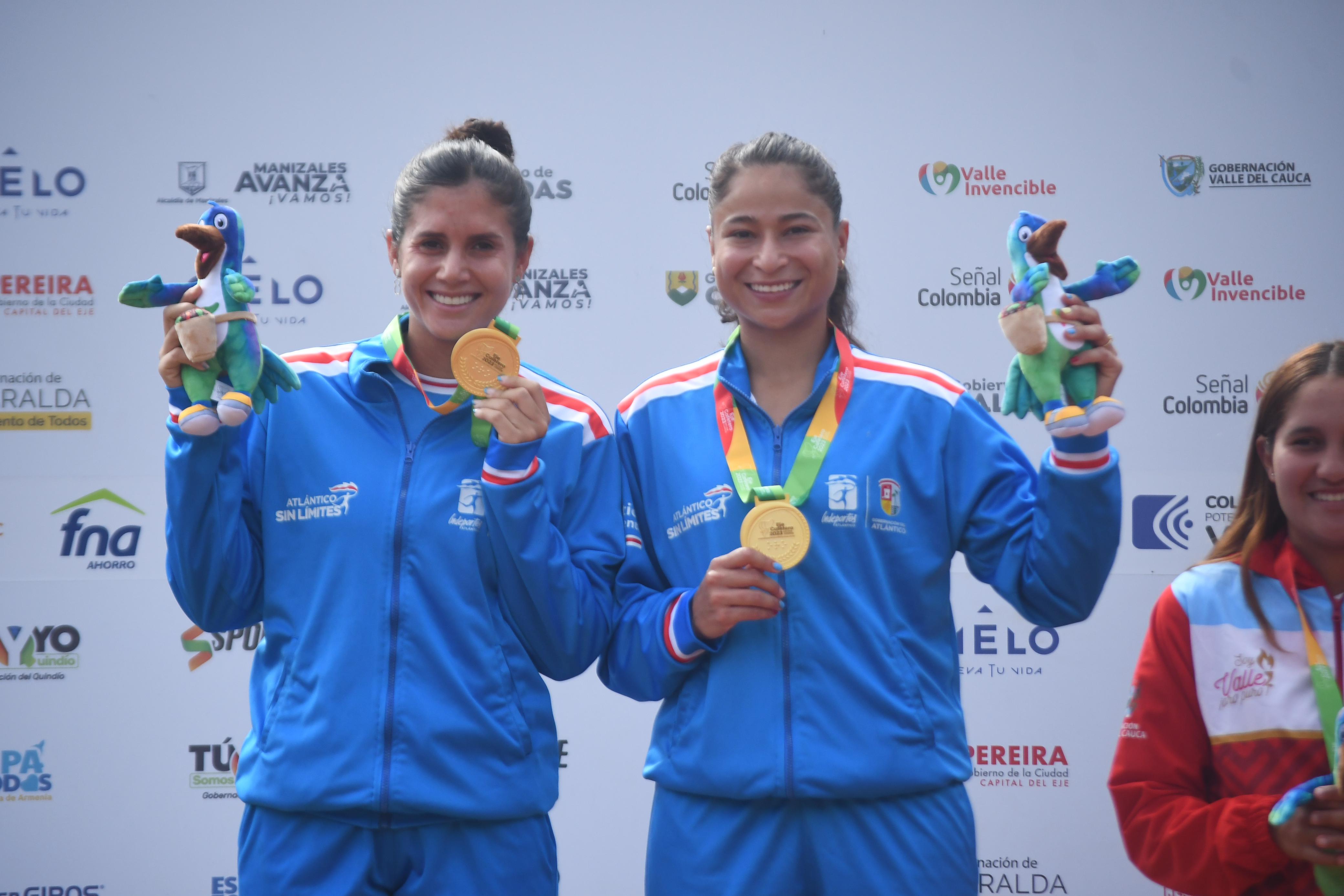 Las tenistas María Fernanda Herazo y María Paulina Pérez cumplieron con su objetivo y le dieron al Atlántico su primera medalla de oro Atlantico El tenis femenino le da al Atlantico su primer oro en los Juegos Nacionales 2023