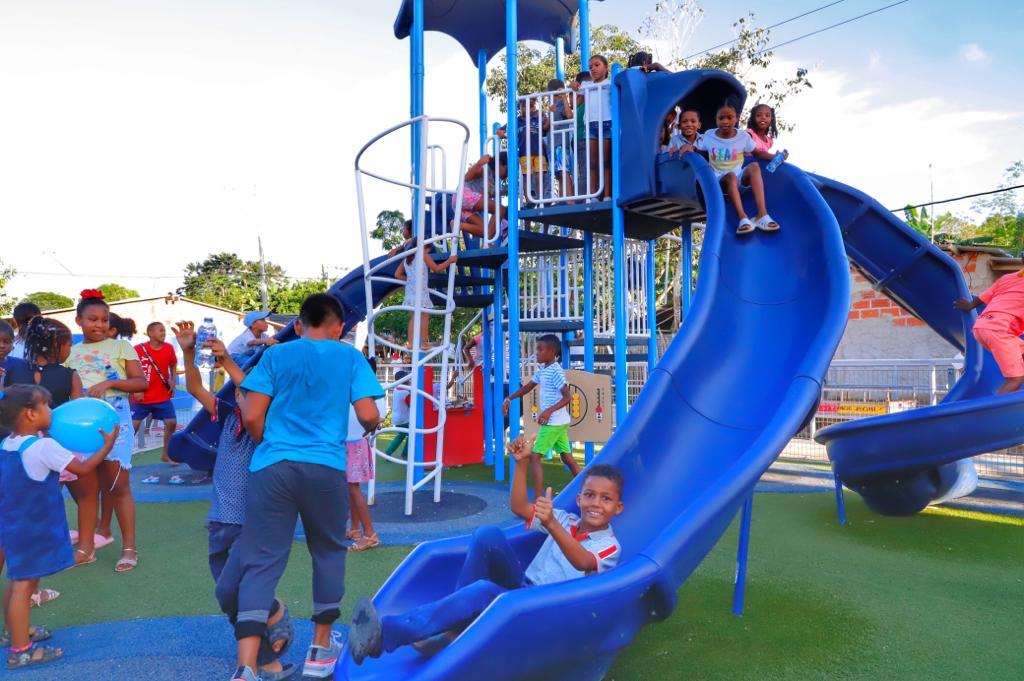 Atlantico Gobernadora del Atlantico entrego la nueva cancha multiple Malanga en Santa Cruz Luruaco