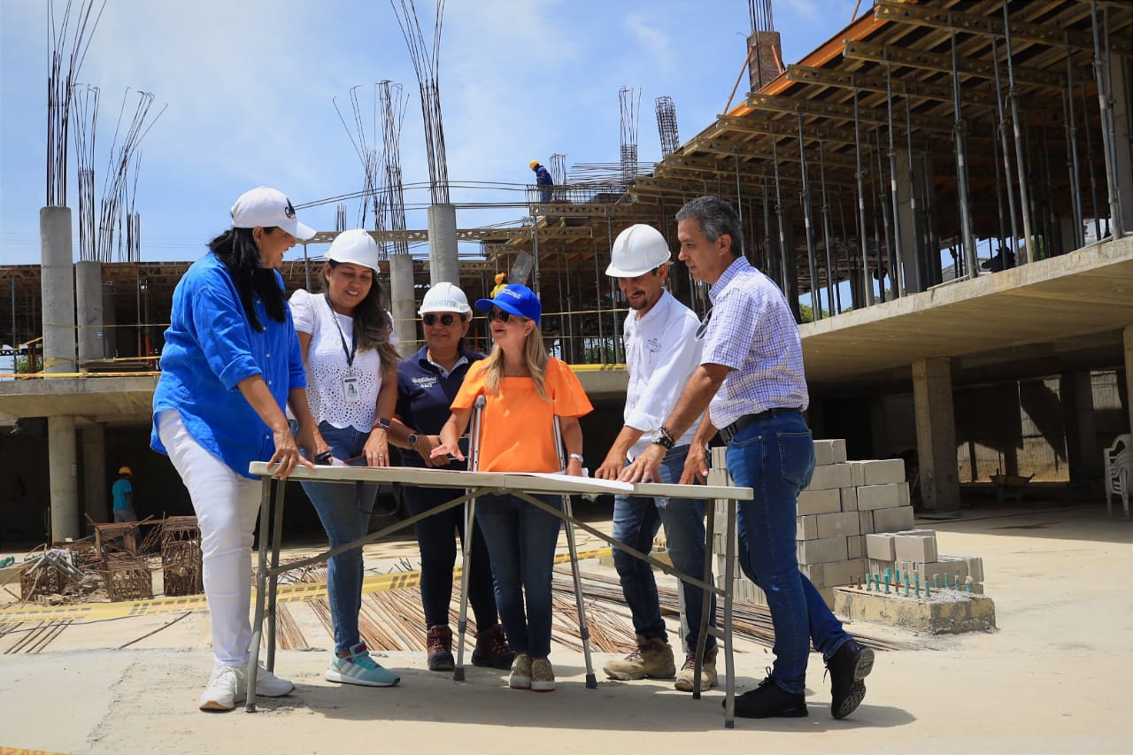 La Gobernadora del Atlántico visitó la obra para supervisar los avances y destacó que estará lista a final de este año. Atlantico Mercado Sazon Atlantico seguimiento obra