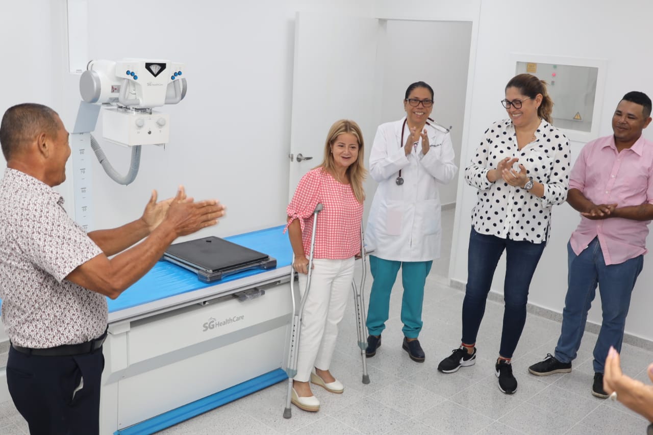 puso al servicio del municipio de Suan un hospital remodelado y ampliado, que contó con una inversión de 6.600 millones de pesos. Atlantico Modernizado hospital de Suan
