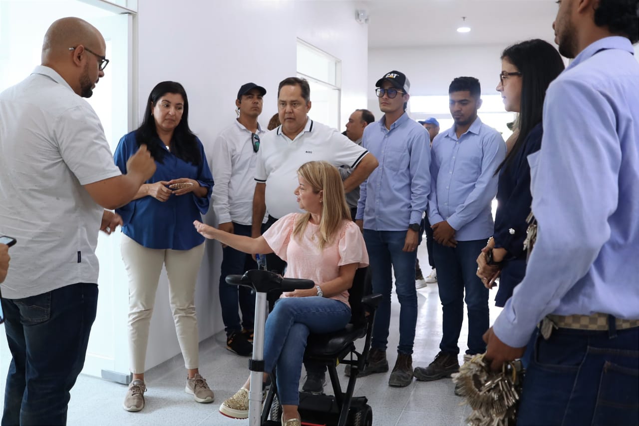 La Gobernadora del Atlántico hizo seguimiento a las obras del nuevo hospital de Soledad este lunes y anunció que será puesto al servicio de los atlanticenses en septiembre. Atlantico Nuevo hospital Juan Dominguez Romero