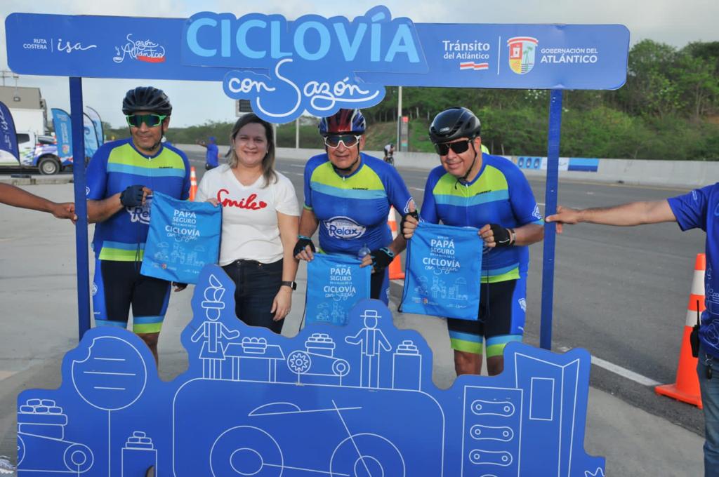 Atlantico Padres celebranCiclovia con Transito