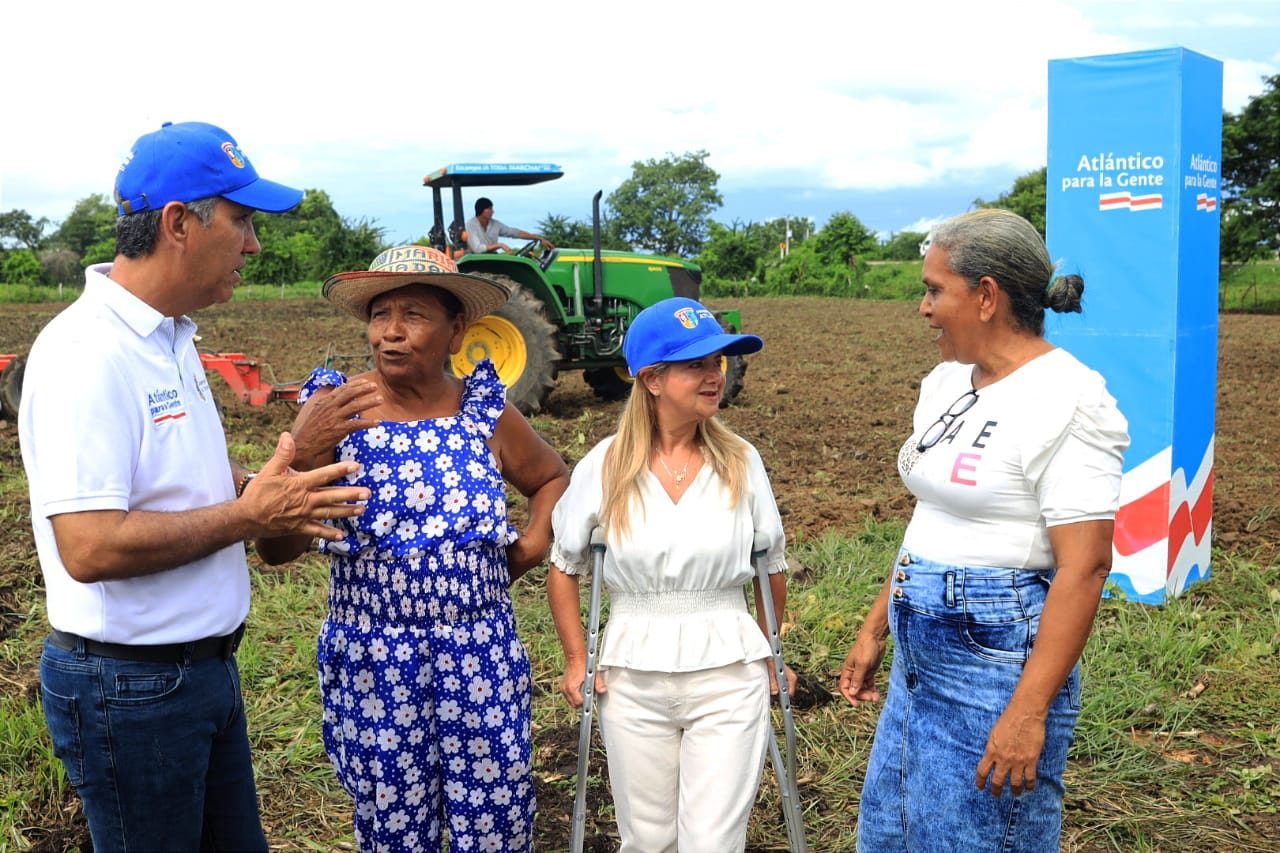 Con el Banco de Maquinaria, se ponen al servicio de los pequeños productores los equipos y la asesoría necesaria para las labores de preparación de tierra, siembra, fumigación y cosecha Atlantico Banco de Maquinaria 150 nuevos cupos