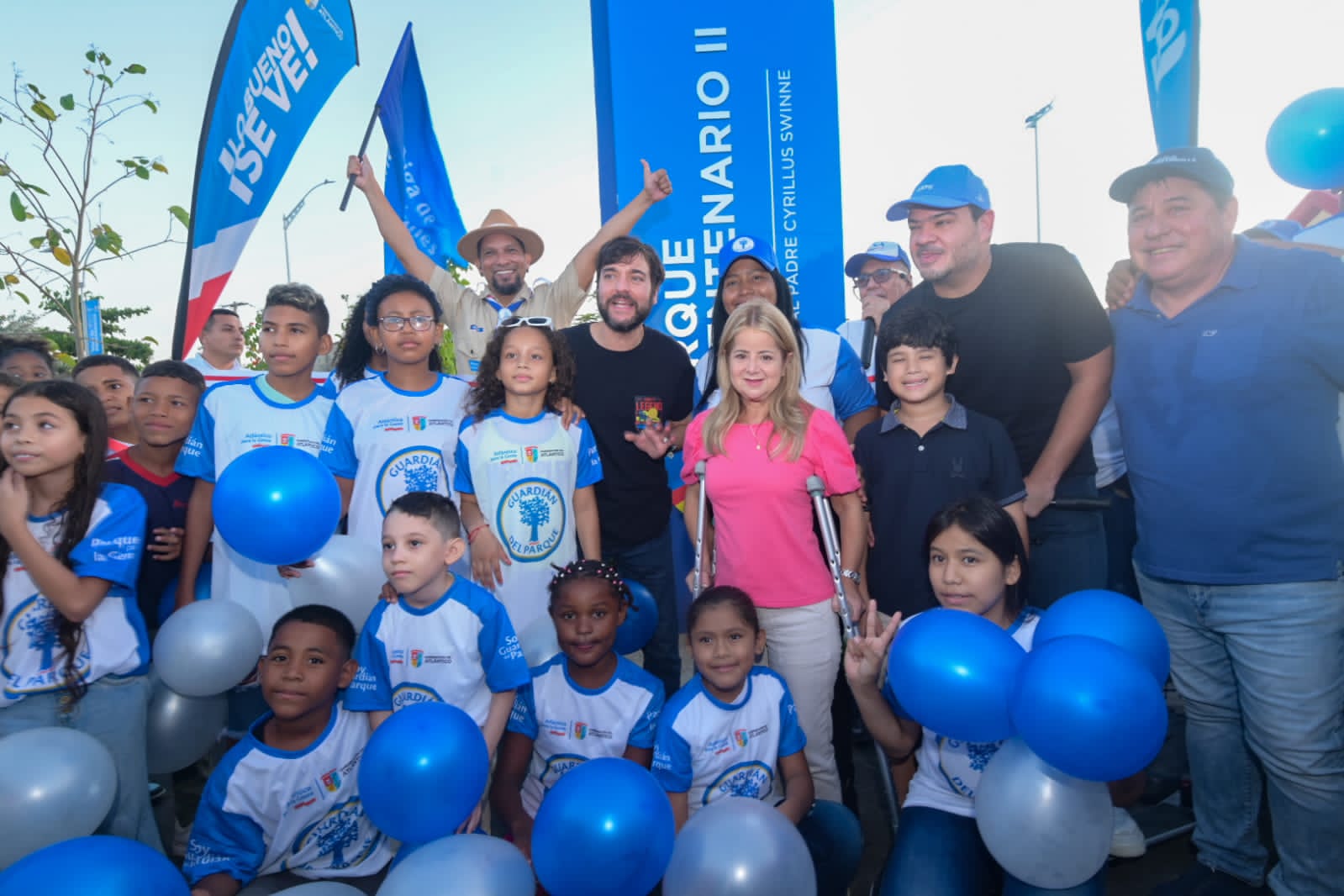 Este nuevo espacio cuenta con un área de 10.500 metros cuadrados y una inversión de 9.300 millones de pesos, donde la Gobernación aportó 8.000 millones y la Alcaldía 1.300 millones. Atlantico segunda fase del Parque Bicentenario
