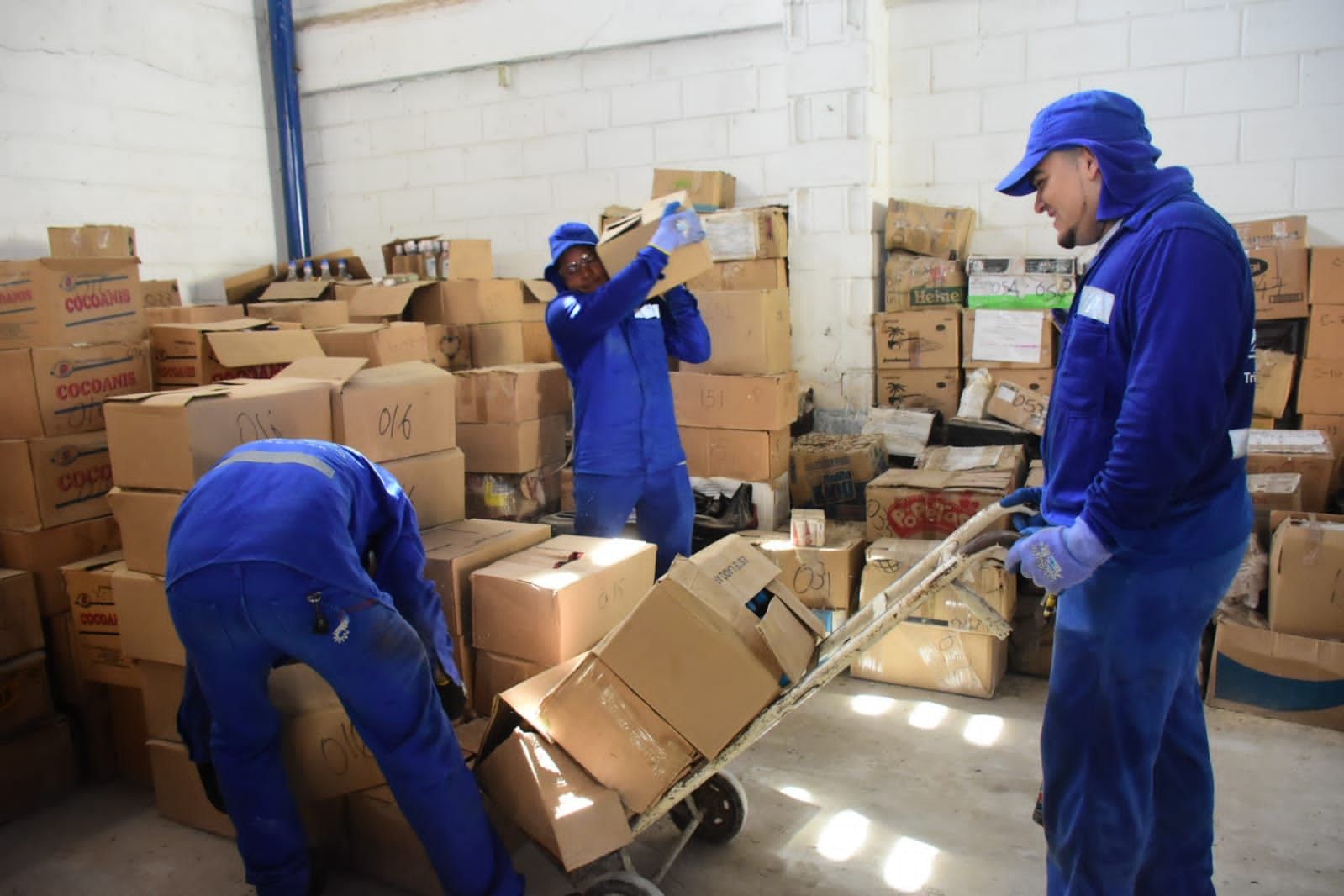 Con el apoyo de la Federación Nacional de Departamentos y autoridades del orden local y nacional, la Secretaría de Hacienda, a través del Grupo Operativo Anticontrabando de la Subsecretaría de Rentas, logró decomisar 153.458 productos ilegales entre licores y cigarrillos. Atlantico decomiso de s de licor adulterado y de contrabando