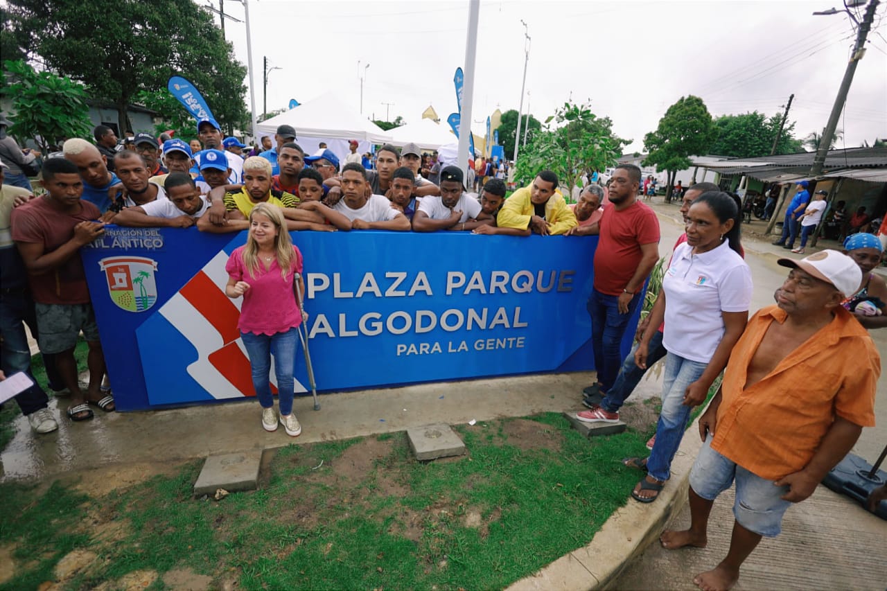 La obra cuenta con una plaza, cancha múltiple, gimnasio biosaludable, juegos infantiles y zonas de esparcimiento Atlantico nueva plaza parque en Algodonal y anuncio que pronto estara listo el alcantarillado