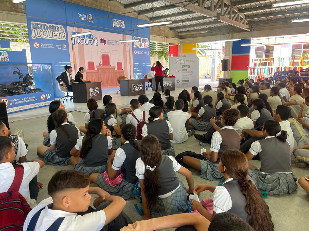 La nueva estrategia ‘Esto no es un juguete’ se imparte en instituciones educativas de los municipios de la jurisdicción de Tránsito del Atlántico, para educar a padres y adolescentes. Atlantico prevenir que menores de edad conduzcan motocicletas