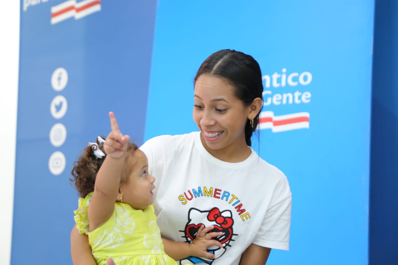 Con el programa de recuperación nutricional 'Nutriendo Vidas', la Gobernación del Atlántico ha beneficiado a 423 madres lactantes, 1.065 niños de 1 a 5 años y 327 mujeres gestantes, durante los últimos tres años, en el departamento. atlantico Nutriendo Vidas
