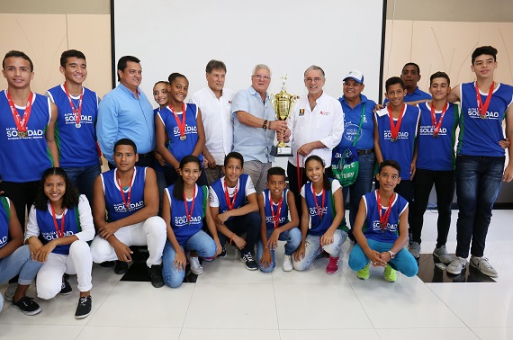 Gobernador Verano premió a los ganadores de los XVII Juegos Deportivos del Atlántico