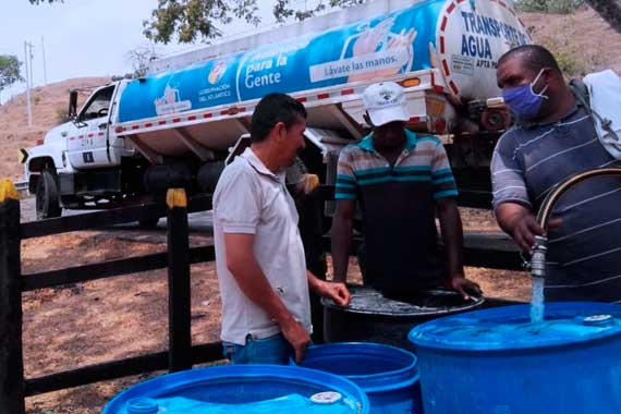 3,3 millones de litros de agua ha distribuido la Gobernación por emergencia sanitaria