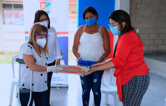 Gobernación beneficia a más de 107 mil estudiantes con entregas de textos escolares