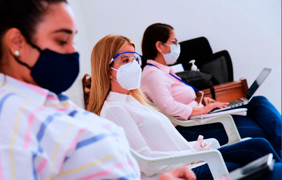 La Gobernadora hizo un llamado a la comunidad para que se respeten los protocolos de bioseguridad y los toques de queda durante los siguientes puentes festivos.